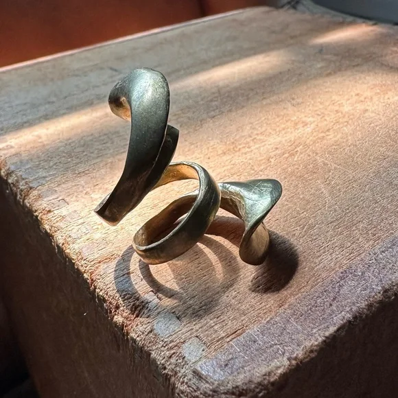 Chunky statement brass wrap adjustable natural organic ring sculptural gold - Picture 3 of 7